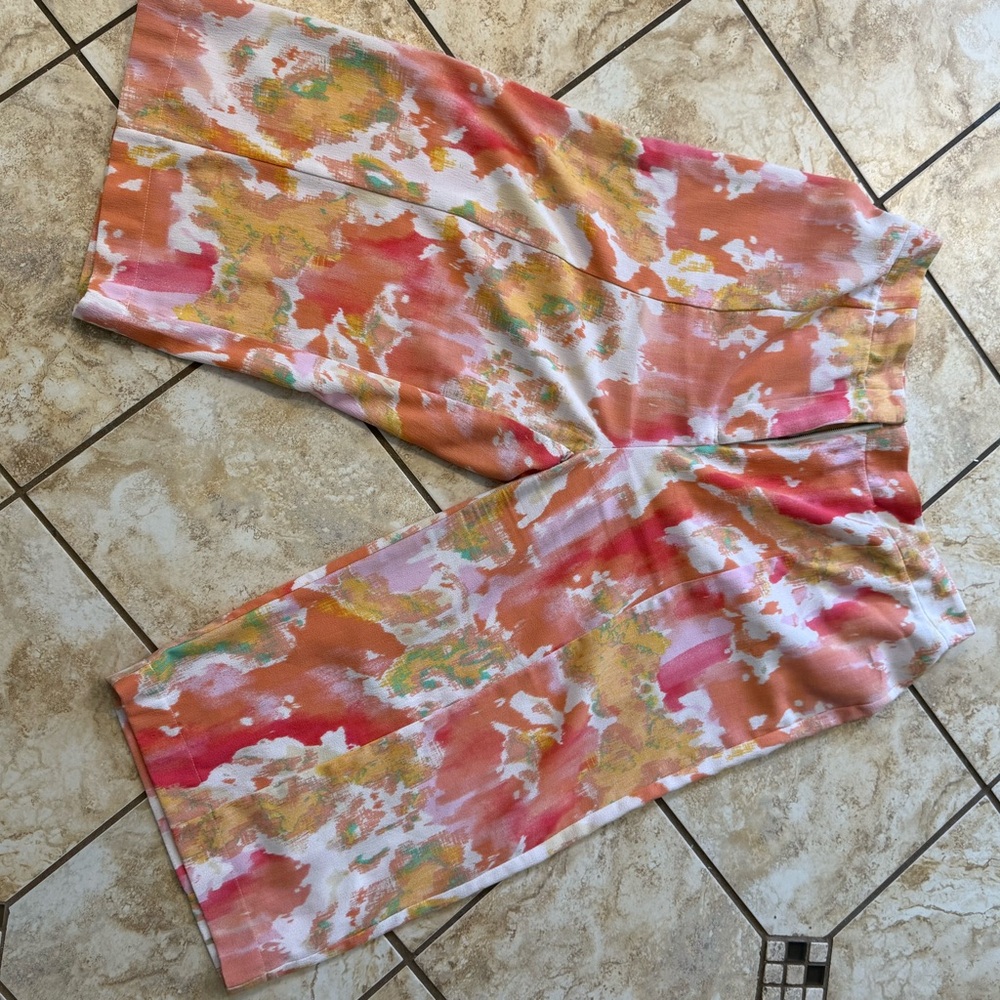 Melissa McCarthy Seven7 Peach Multi Abstract Cropped Wide-Leg Capris - Picture 2 of 4